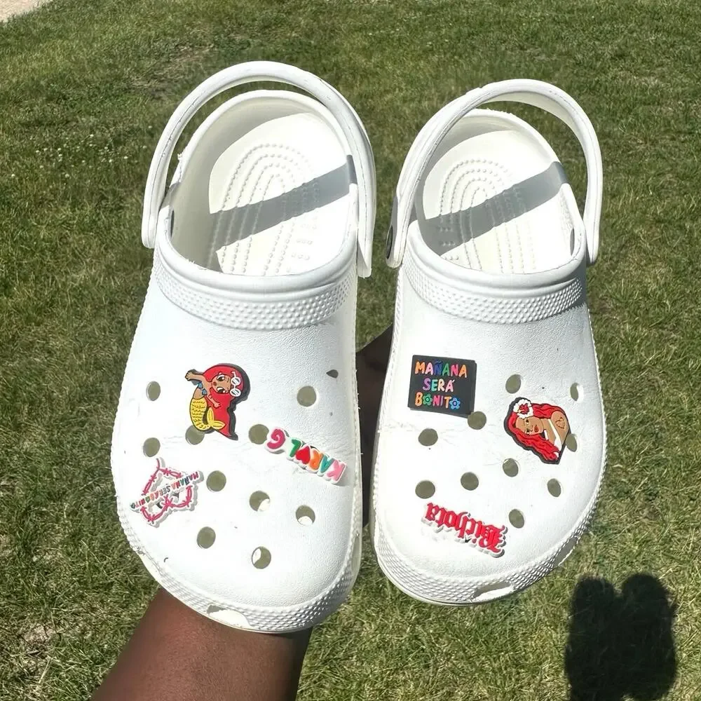Crocs Unisex‎ Adult Classic Clogs With Charms Size M6 W8 White